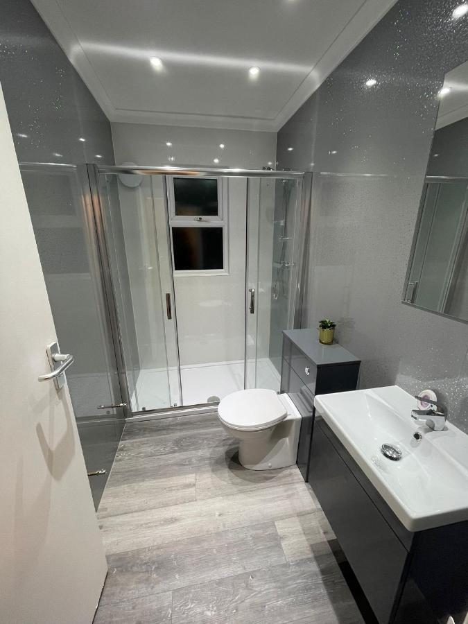 Selection Of Stylish Apartments Within Walking Distance Of Cardiff City Centre 外观 照片